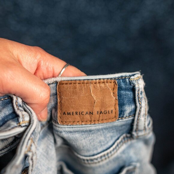 American Eagle Distressed Skinny Jeans | Women’s Size 2 Regular - Picture 7 of 9